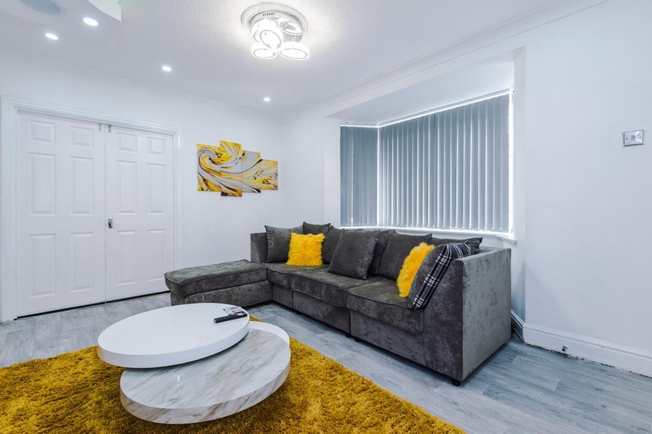 Nice Three Bedroom House In Manchester Exteriér fotografie