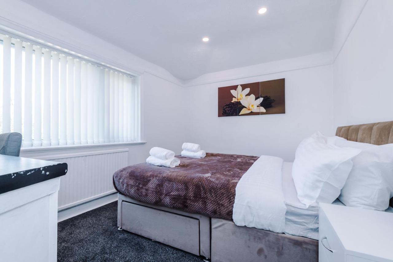 Nice Three Bedroom House In Manchester Exteriér fotografie