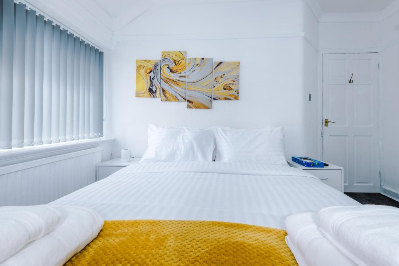 Nice Three Bedroom House In Manchester Exteriér fotografie